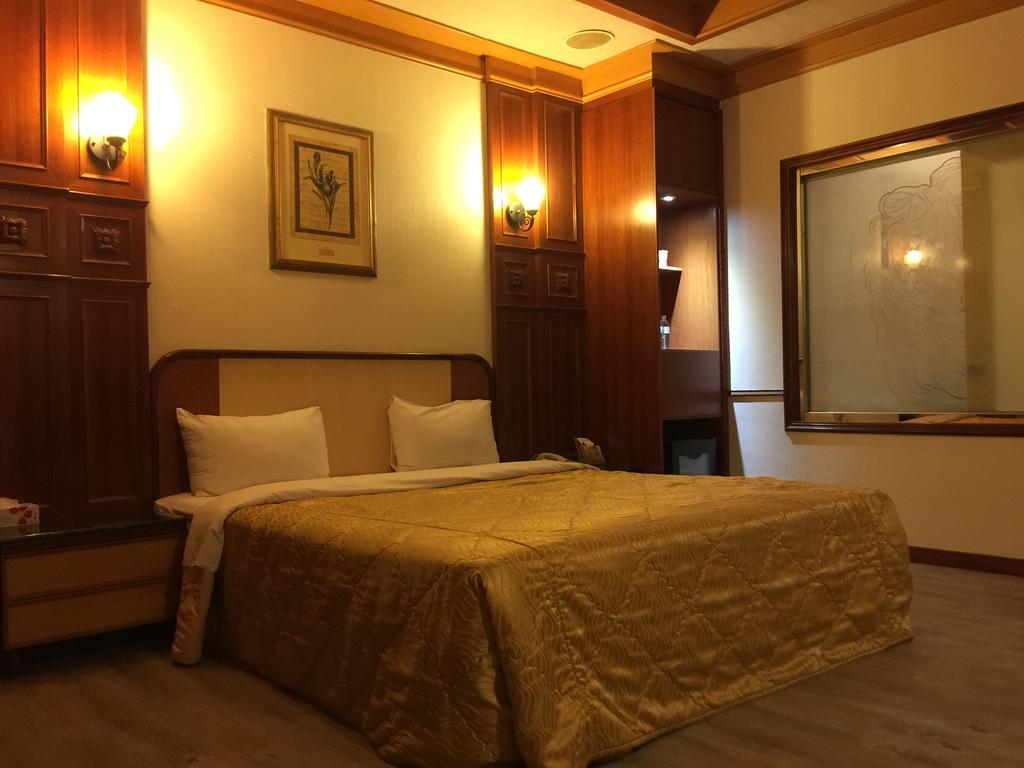 Changsing Business Motel Tainan Exterior photo