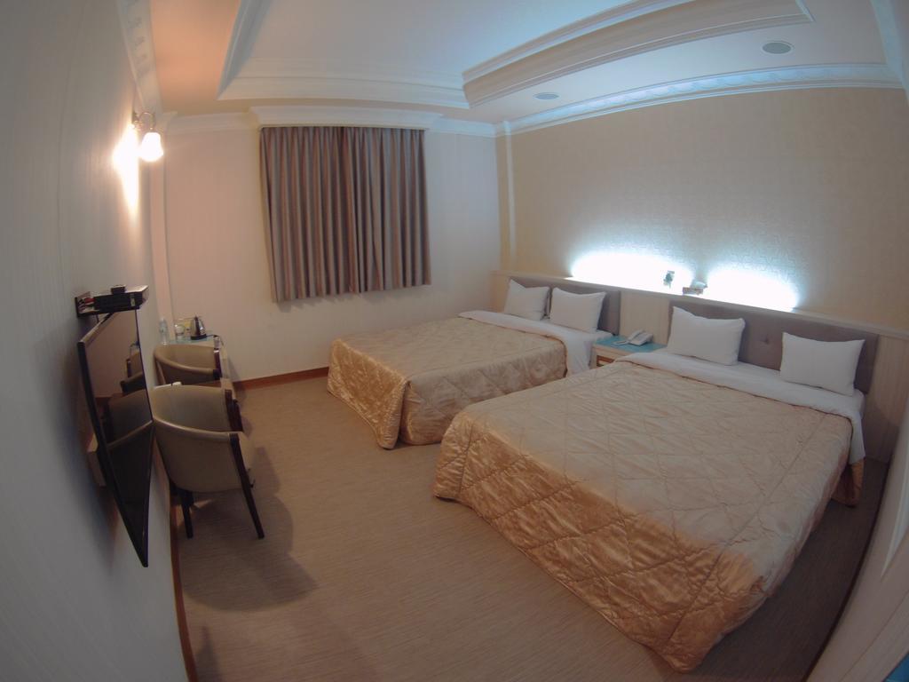 Changsing Business Motel Tainan Exterior photo