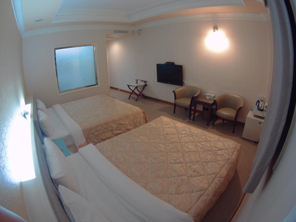Changsing Business Motel Tainan Exterior photo