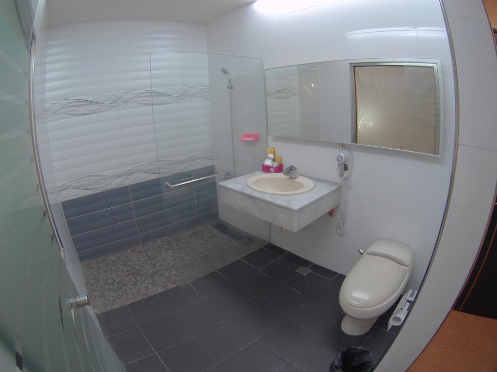 Changsing Business Motel Tainan Exterior photo